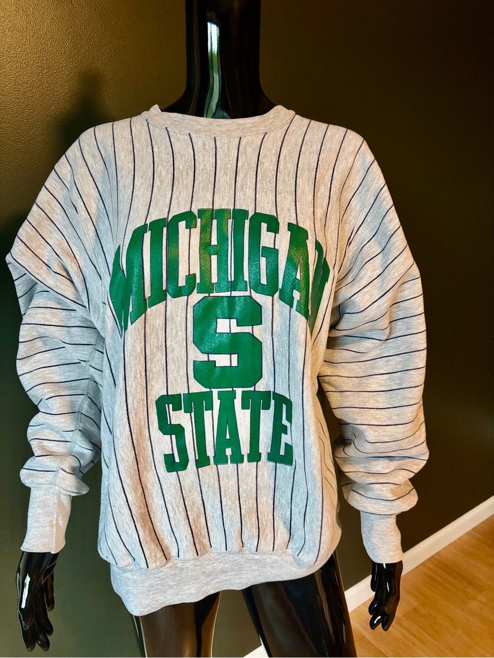 Vintage RARE  MVP 90’s Michigan State University Sweatshirt Size Large